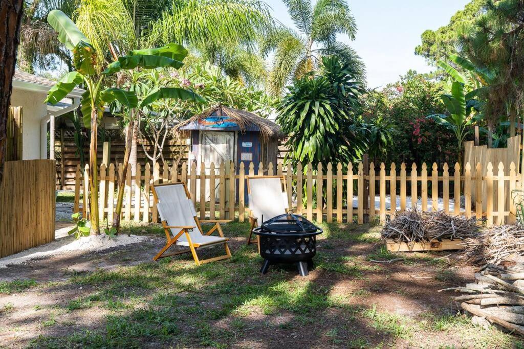 Welcome To The Bray Escape 4 Miles To Siesta Key Sarasota Exterior photo
