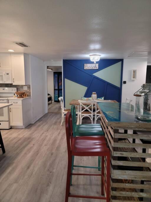 Welcome To The Bray Escape 4 Miles To Siesta Key Sarasota Exterior photo